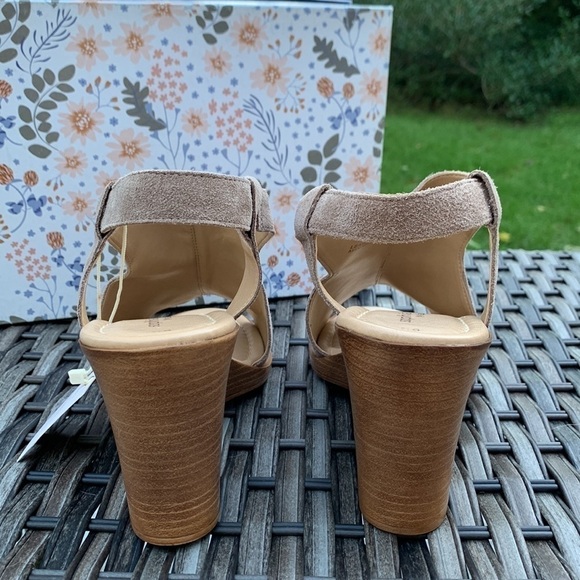 SOPHIA milano Taupe Suede Wedge Sandals - Picture 12 of 13